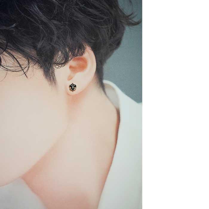 ピアス メンズ シルバー 片耳 アクセサリー 片方 いぶし銀 ユリ紋章 大