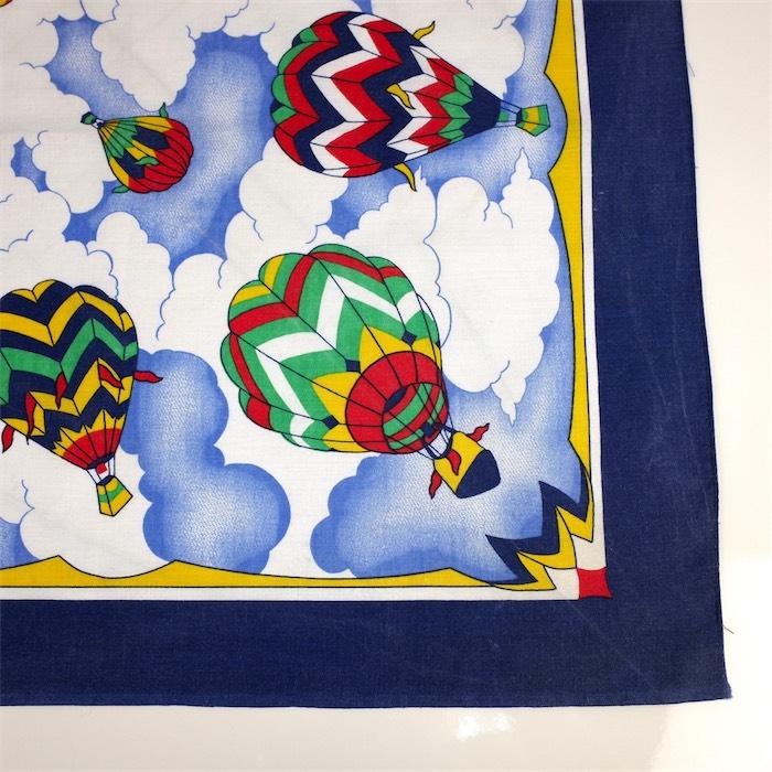 80's 90's USA製 ビンテージバンダナ 気球総柄 空 雲 プリント 55cm
