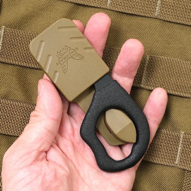 US（米軍放出品）BENCHMADE ストラップカッター [Coyote][7 HOOK
