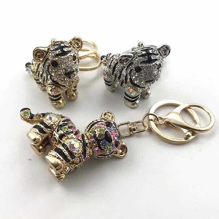 キラキラ全3色】タイガーモチーフ トラ 虎 キーホルダー アニマル