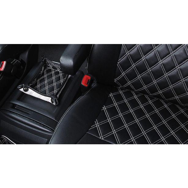 【絵画】仕事中 心の痛みと向き合う風刺画には、1990年代から続く「社会の闇」が