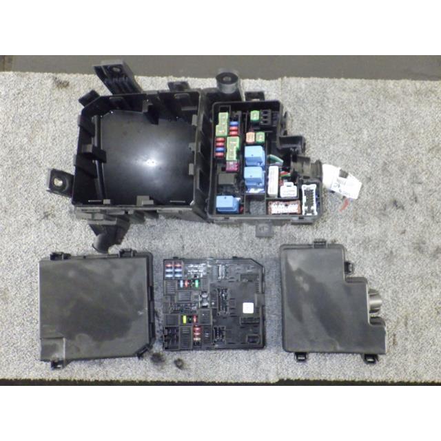 セレナ DBA-C27 ヒューズボックス : カーパーツ大隅ストア - 通販