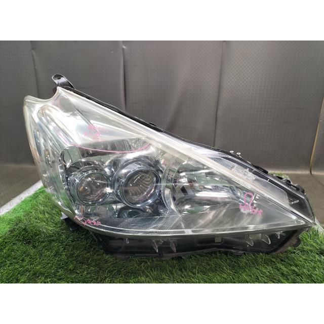 プリウスα DAA-ZVW41W 右ヘッドランプASSY Gツーリングセレクション 