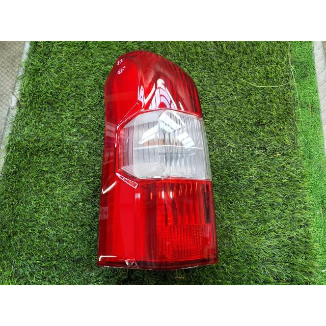 プロボックス 3BE-NCP165V 左テールランプ G 058 81561-52C21 プロボックス 3BE-NCP165V 左テールランプ G 058 81561-52C21