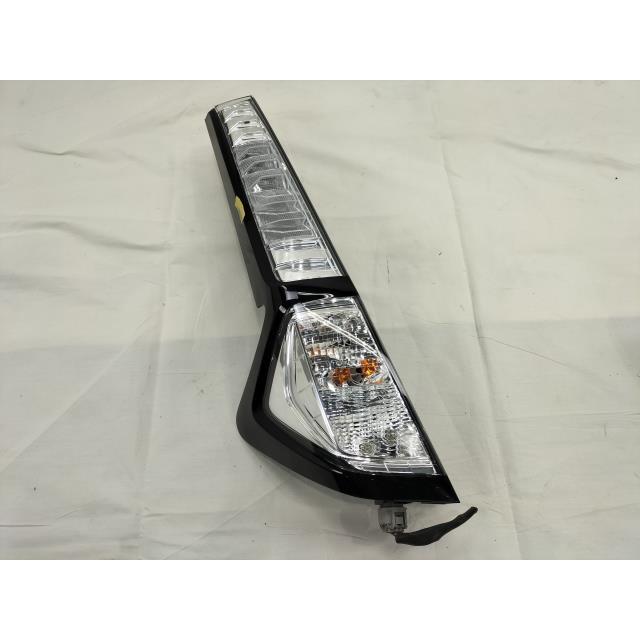 タンク DBA-M900A 左テールランプ G S W24 81560-B1370 : カー