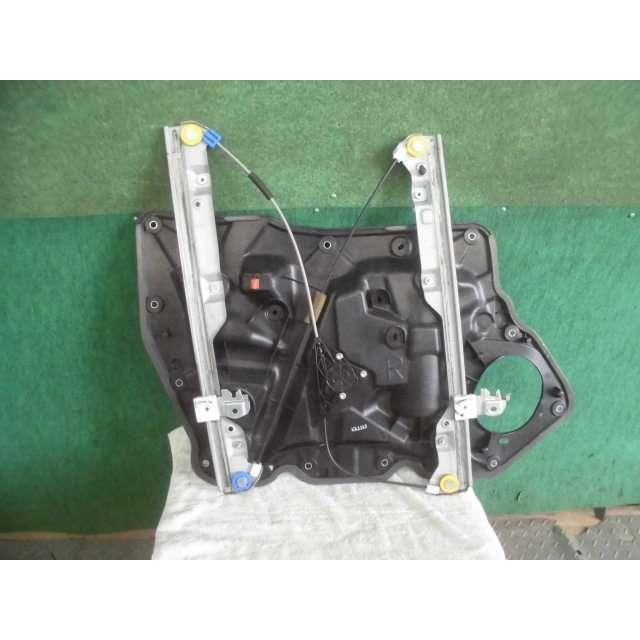 セレナ DBA-C26 右フロントドアレギュレータ・モーター K23 021550 -o4
