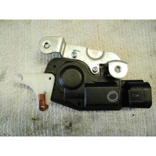 タント CBAL350S トランク・バックドアロックソレノイド X05 015587 001315021464590 くるまの