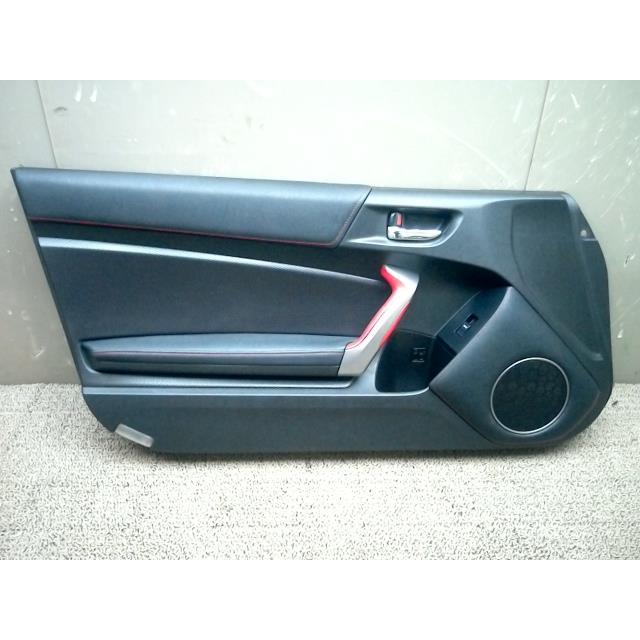 86 1902201・86 ZN6 トヨタ BRZ 50775km【F左ドアトリム】 助手席