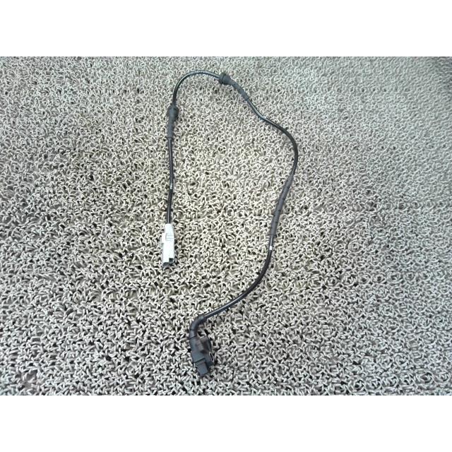 2105251・プジョー 3008 プレミアム T85F02 ターボ 5F02 【リア右ABS