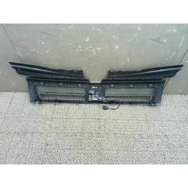 三菱 デリカ d5シャモニー、フロントグリル 黒 新型デリカD5】フロントグリルをブラックに？【イメージ