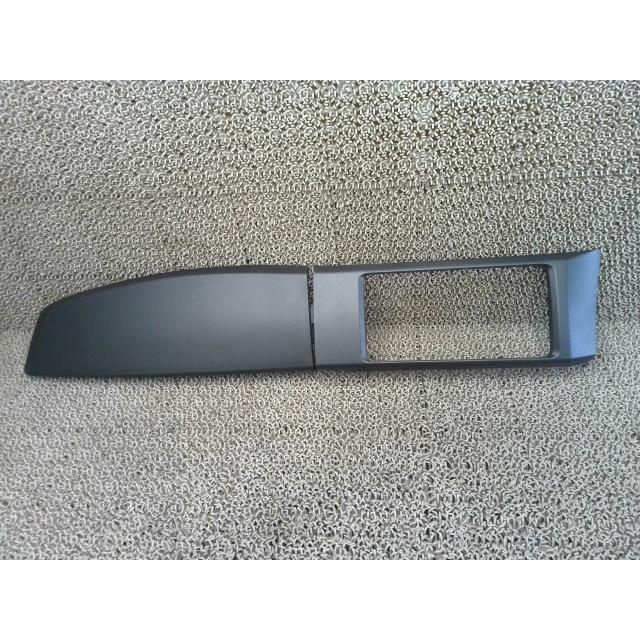 86 2205211 4610・86 ZN6 トヨタ BRZ GT MT6 【センターパネル