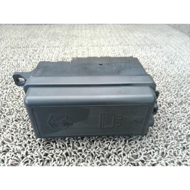 2211161 4696・BMW ミニ R56 SR16 N16B16A 右ハンドル 【ヒューズ