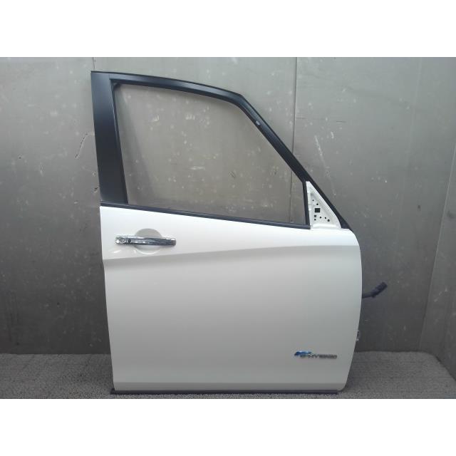セレナ 2401191 4896・セレナ C27 GNC27 日産 QAB パール色 【運転席