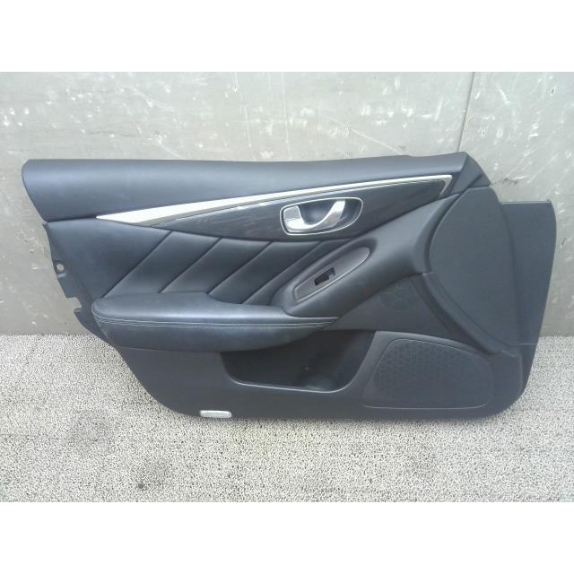 スカイライン（日産） 2405021 4945・スカイライン V37 200GT トリム G