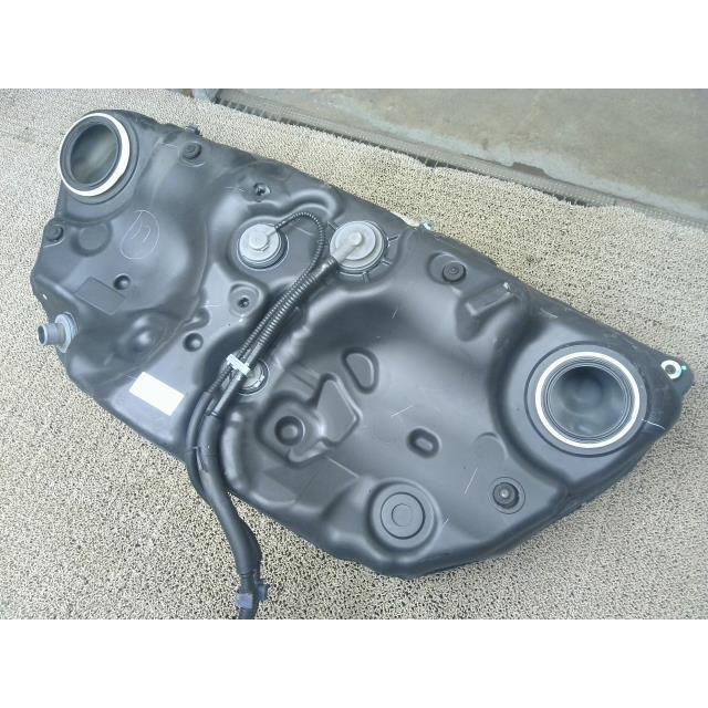 grs18 クラウン燃料タンク 燃料漏れ】③ゼロクラウン最悪の事態は燃料タンク交換