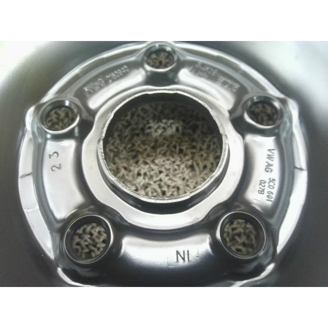 2407221 4967・VW ザ・ビートル 16×3J+15 5穴 112 T125/90R16【純正