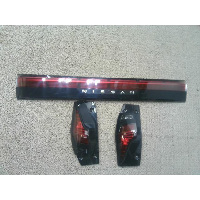 5043・サクラ ZAA-B6AW 日産 【テールランプ フィニシャーランプ