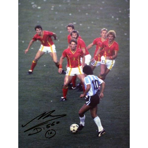 人気特価激安 ディエゴ マラドーナ 直筆サイン入りフォト Takes On Belgium 19 World Cup Opening Game Vs Belgium Diego Maradona Mem Sci Dma07 カードファナティック 通販 Yahoo ショッピング Web限定 Blog Lonolife Com