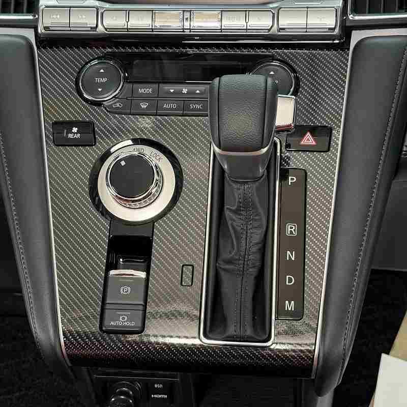 デリカ D5 CV1W センターパネル カーボンシート 艶あり 傷 指紋 汚れ