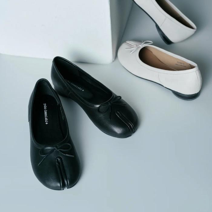 極美品　ユウコイマニシプラス　フラットシューズ　足袋　ブラック　レザー　37 yuko imanishi +（ユウコイマニシプラス） ユウコイマニシ 足袋