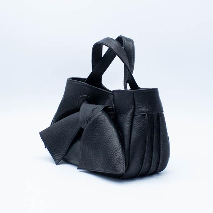 【極美品】VIA DOAN ヴィア ドアン　牛革　レザー　バッグショルダー　黒 ハンドバッグ via doan ヴィアドアン 牛革 本革 横型 リボン 手さげ