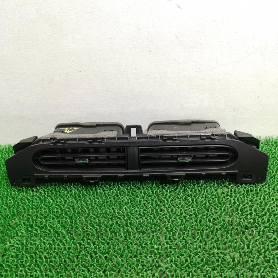 NHP10 中期【センター エアコン吹き出し口】H27 トヨタ アクア G (7.6