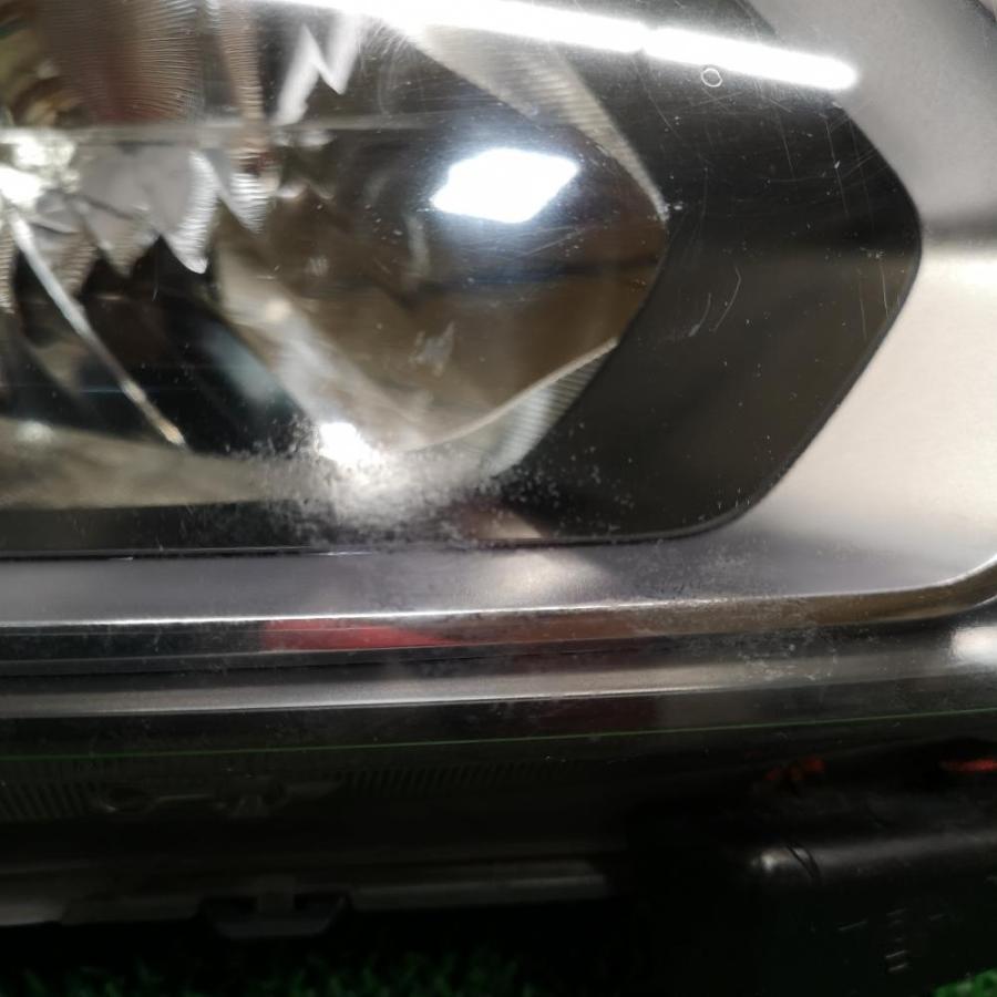 ホンダ　フィット e:HEV ヘッドライト　右(運転席側) GP5【ハロゲン ヘッドライト 右/運転席】H26 ホンダ フィット