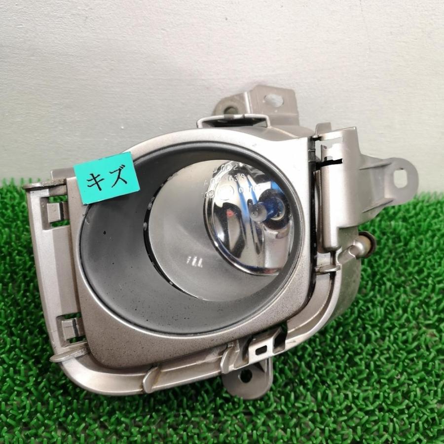 ZVW30【フォグランプ 左/助手席側】H22 トヨタ プリウス S 81482-47020