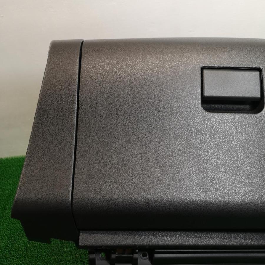 ZE1【グローブボックス】H30 日産 リーフ X 助手席小物入れ 最終売り
