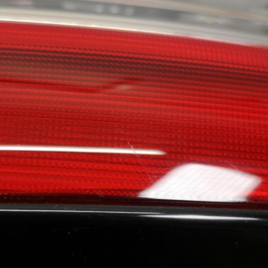 ZSU60W【テールライト 左】H29 トヨタ ハリアー プレミアム (4.3万km