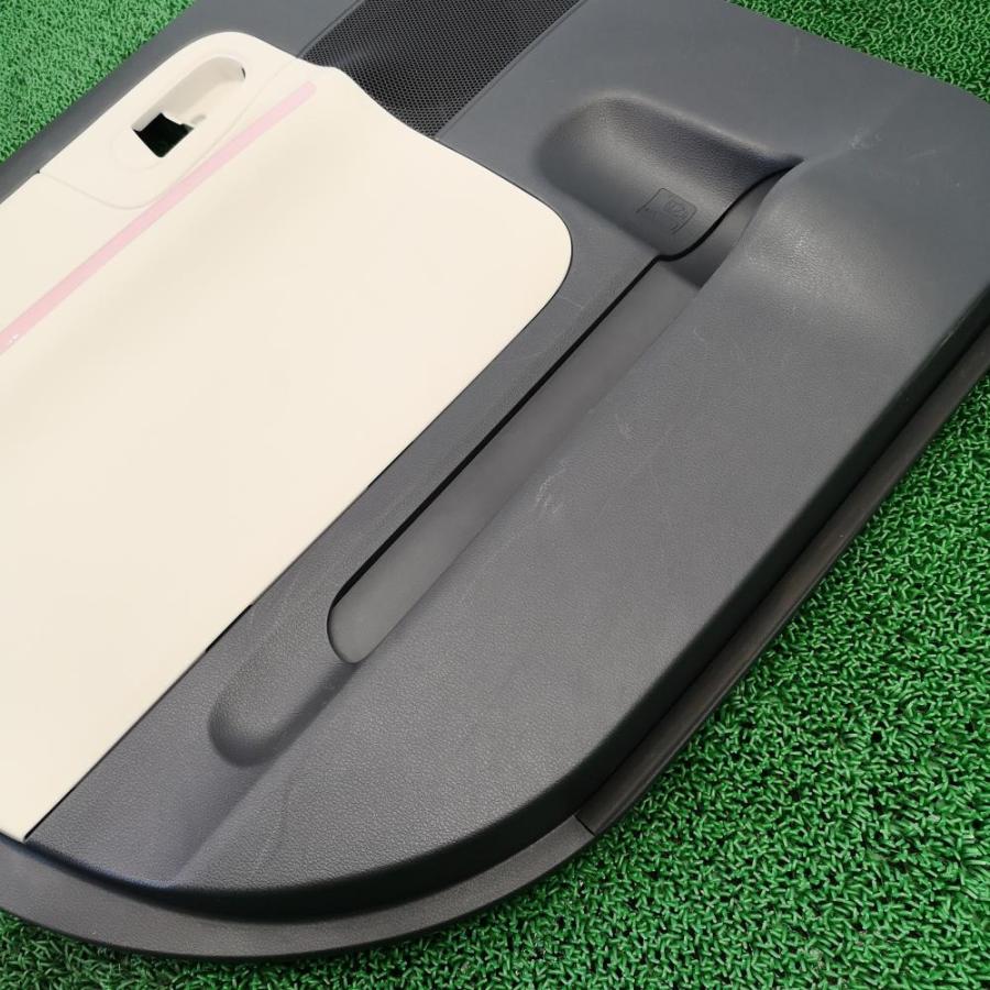 LA800S【左 フロントドア 内張り】H30 ダイハツ ムーヴキャンバス G