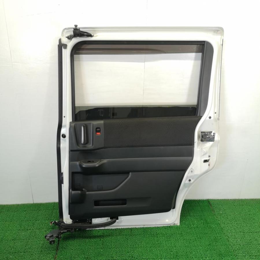 ホンダ ステップワゴン 右 スライドドアガラス