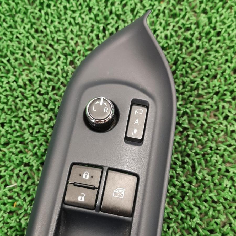 ノアグロウ ▽ZWR80G【パワーウィンドウスイッチ 運転席】84040-28080 H27 トヨタ