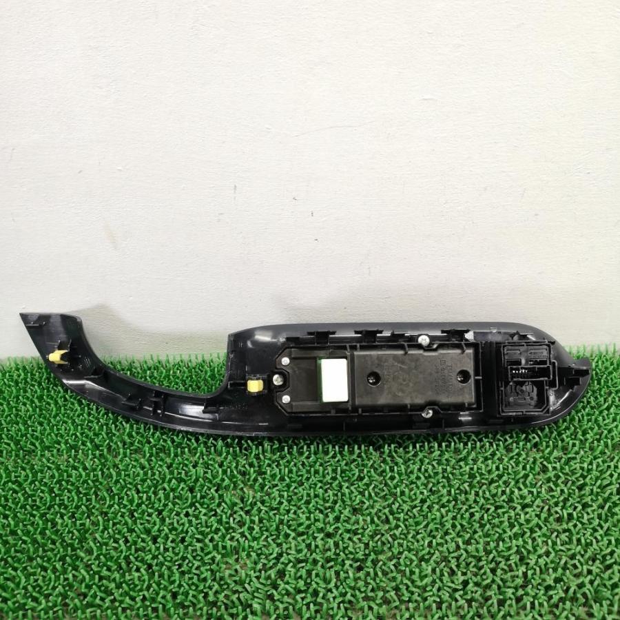 ▽ZWR80G【パワーウィンドウスイッチ 運転席】84040-28080 H27 トヨタ