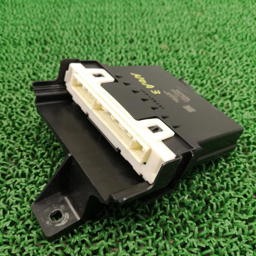 ▽ZWR80G【エアコンコンピュータ】88650-28C00 H27 トヨタ ノア X NOA3