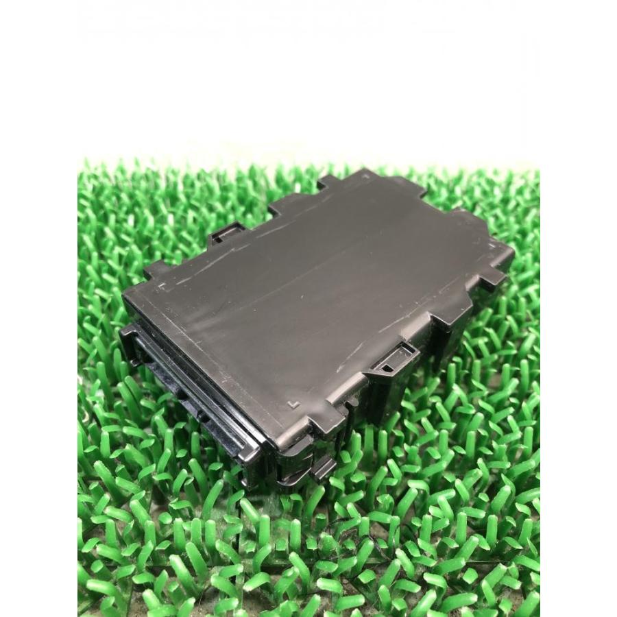 ▽ZVW51 前期【ゲートウェイコンピューター】89111-47062 H29 トヨタ