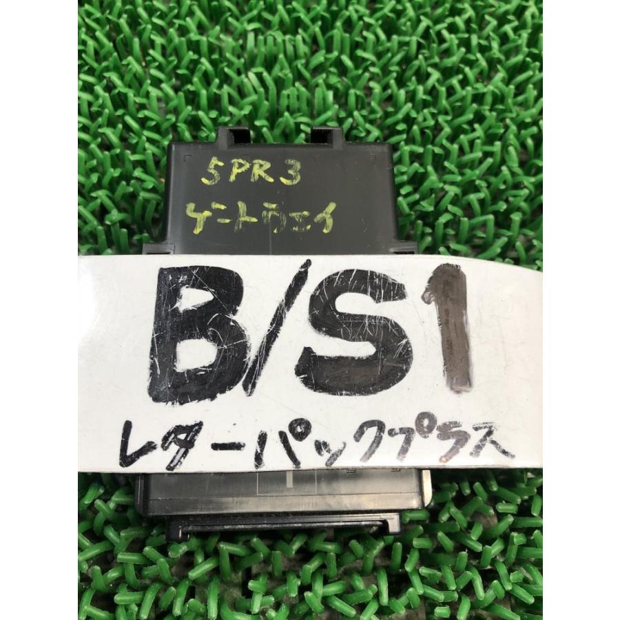 ▽ZVW51 前期【ゲートウェイコンピューター】89111-47062 H29 トヨタ