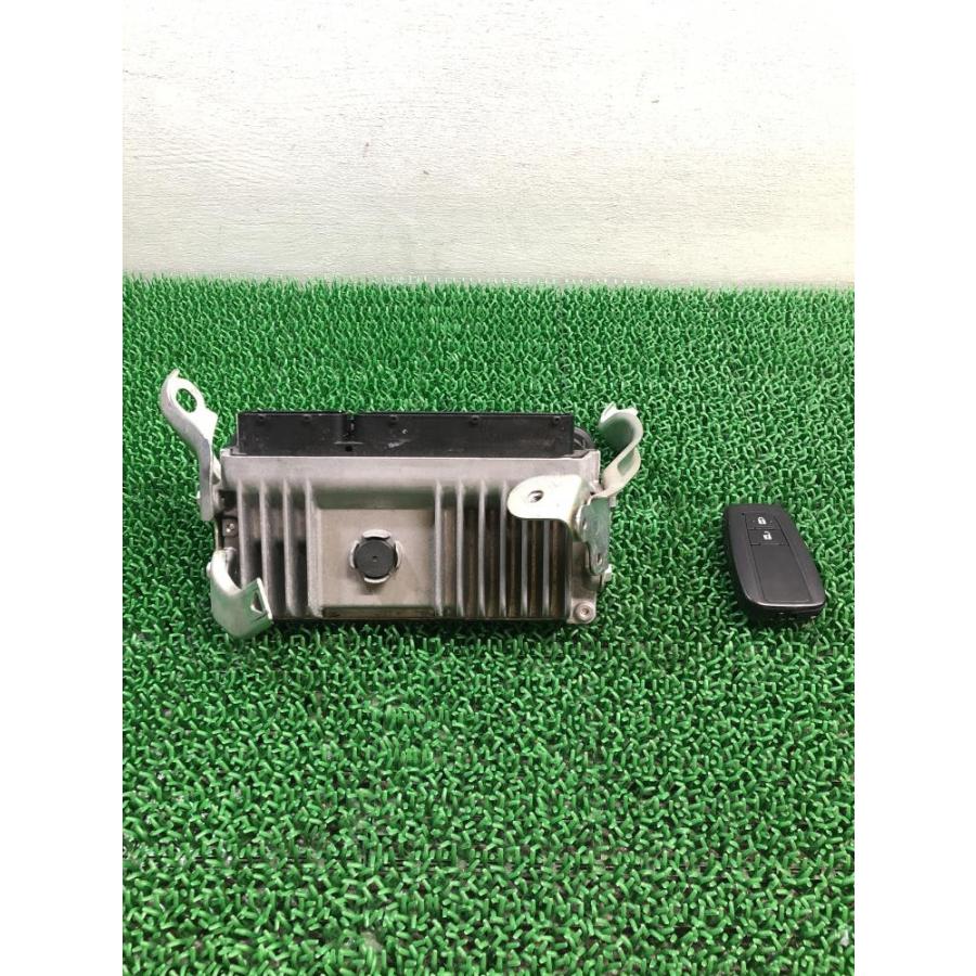 ZVW51 前期【エンジンコンピューター スマートキーセット】89661 ZVW51 前期【エンジンコンピューター スマートキーセット】89661