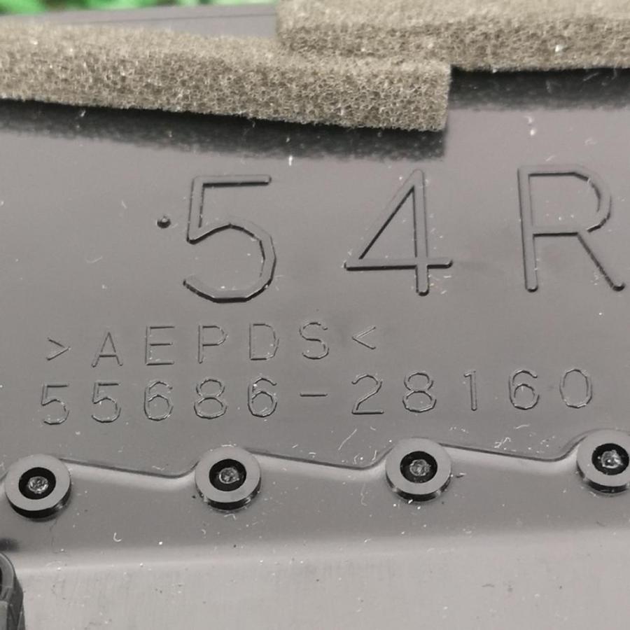 ZWR80G 前期【エアコン吹き出し口 左右】55686-28170 H28 トヨタ