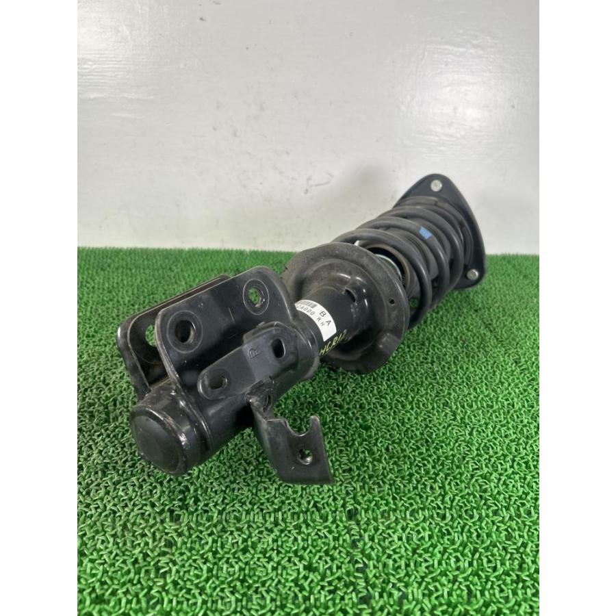 ▽ZN6 前期【フロントストラット 右】SU003-00371 H25 トヨタ 86 GT 