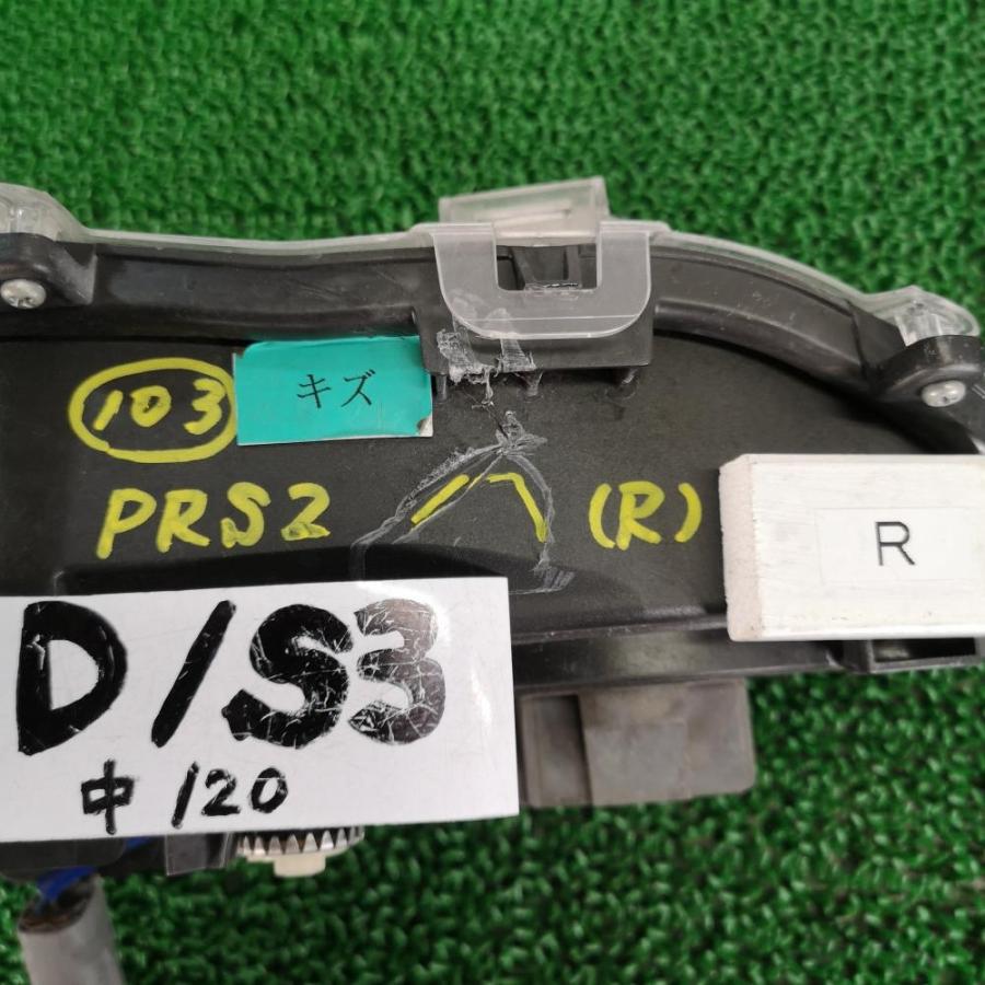 ZVW50 前期【フォグランプ 右】81210-47030 H28 トヨタ プリウス S