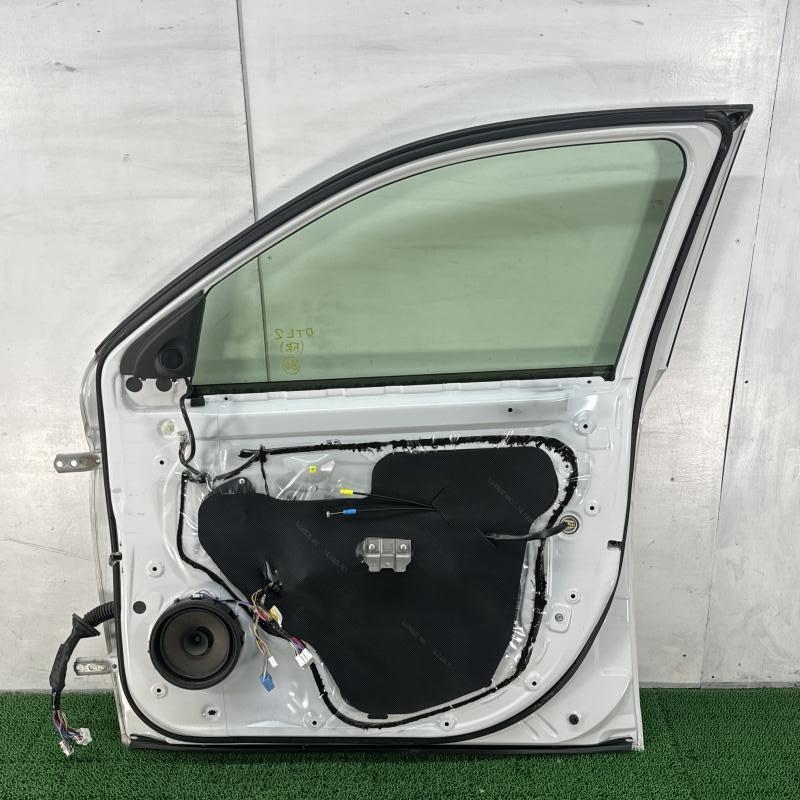 GG2W【フロントドア 右】5700B860 ※ガラス付き H27 三菱
