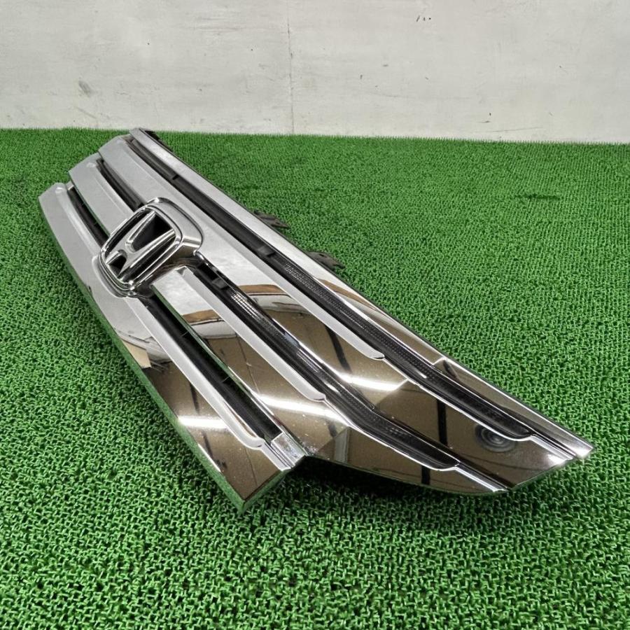 ホンダ ステップワゴンRK5 / RK6 用 社外品 ファイバー製フロントグリル RK5【フロントグリル】71121-SZW-J01 ※左右球なし H24 ホンダ