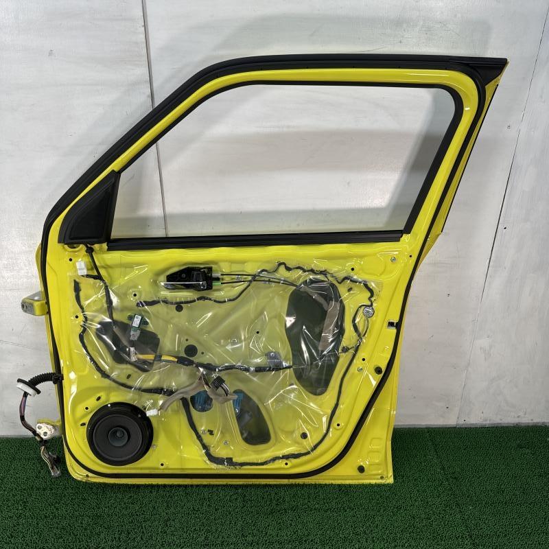 ▽ZC33S【フロントドア 右】※ガラス付き R2 スズキ スイフト スポーツ