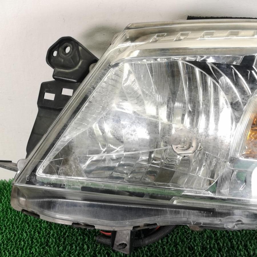 VW2E26【ヘッドライト/ランプ 左(L)】26075-3XA1C H25 日産 NV350