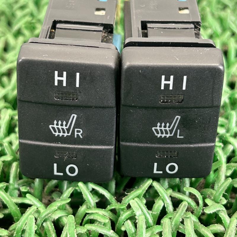 ASKA専用商品です。 エスクァイア ZWR80【シートヒータースイッチ】84751-28042