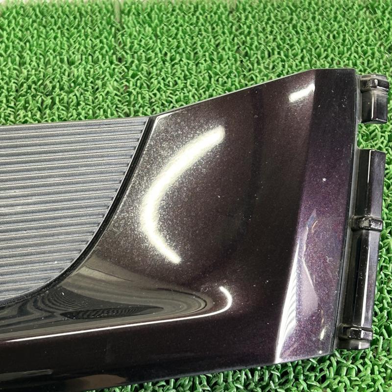 エスクァイア ZWR80【フォグランプカバー左(L)】52128-28221 52040