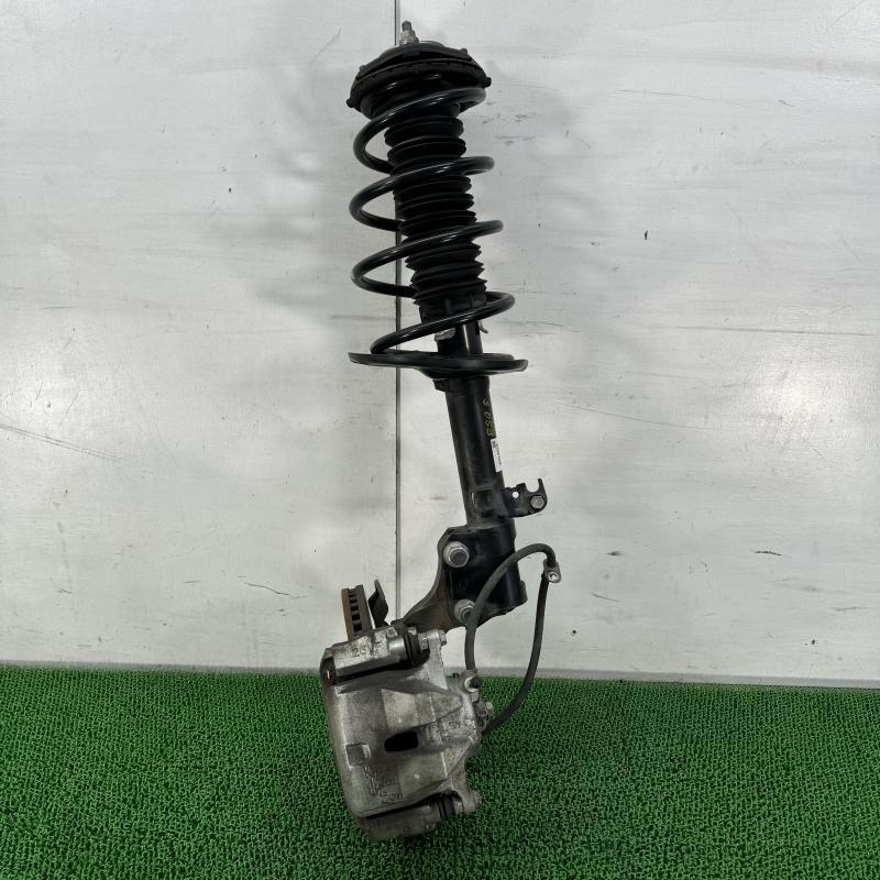 エスクァイア ZWR80【ストラット ASSY 右R】ハブ・キャリパー・アーム