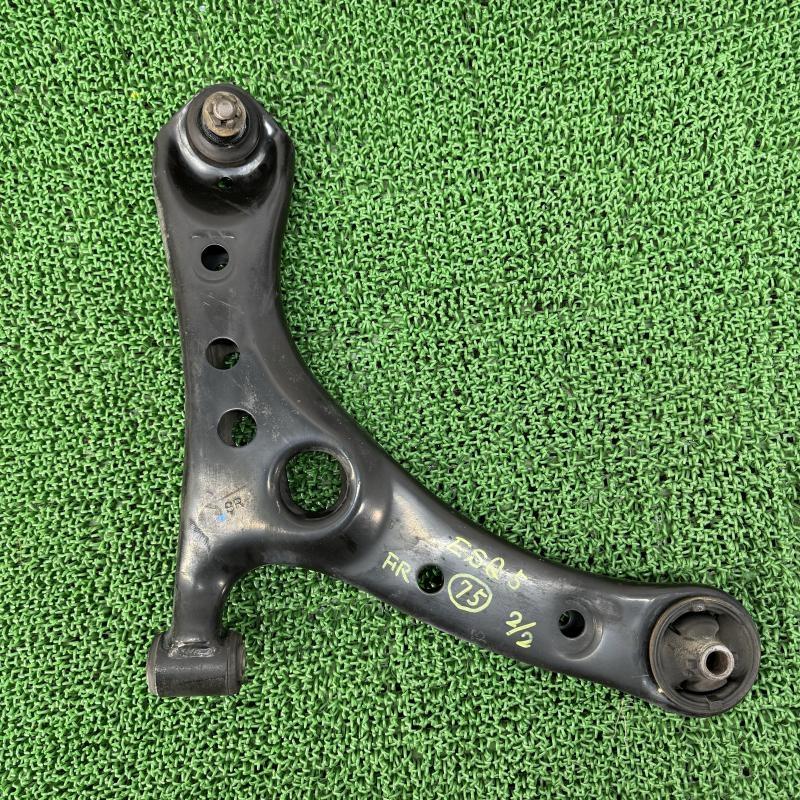 エスクァイア ZWR80【ストラット ASSY 右R】ハブ・キャリパー・アーム