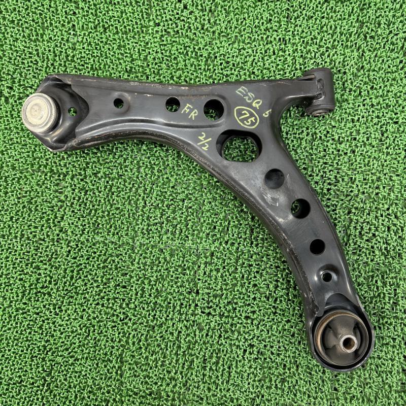 エスクァイア ZWR80【ストラット ASSY 右R】ハブ・キャリパー・アーム